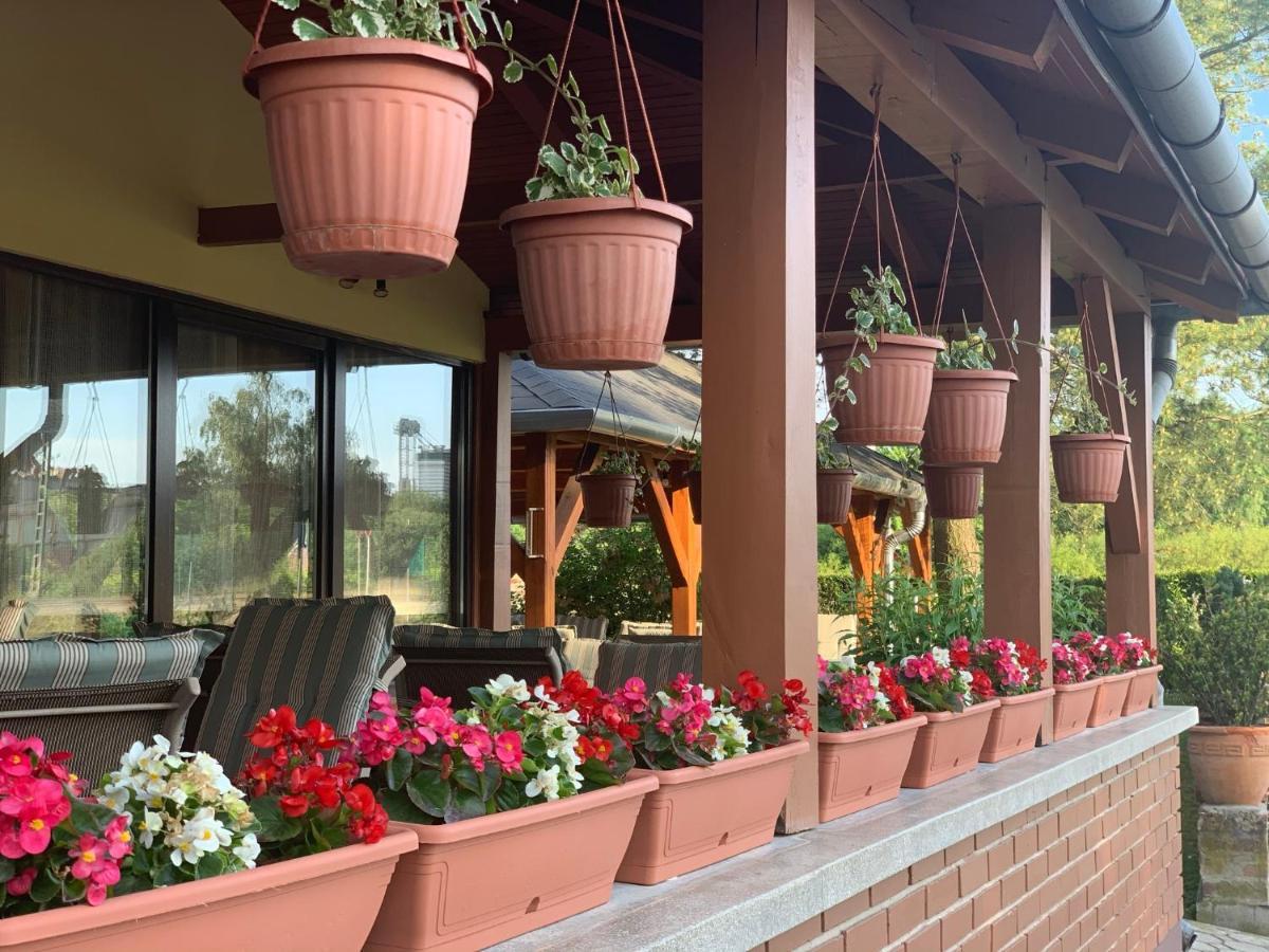 Hotel Zeta Lenti Dış mekan fotoğraf