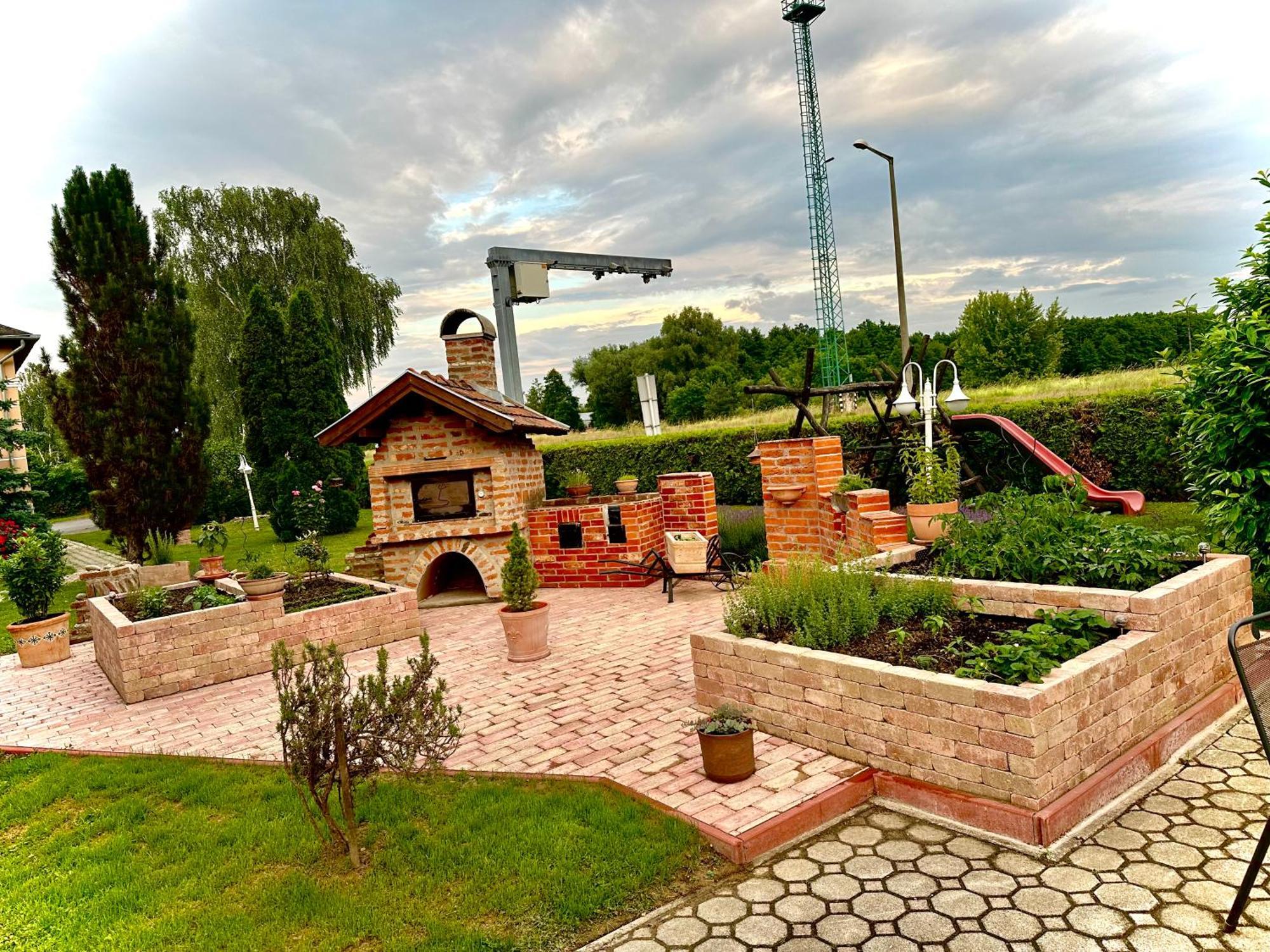 Hotel Zeta Lenti Dış mekan fotoğraf